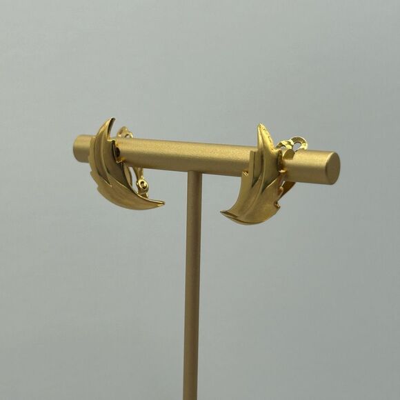 Givenchy Gold Plated Leaf Stud Minimalist Earrings Jewelry Latch Clip Backs - Picture 4 of 12